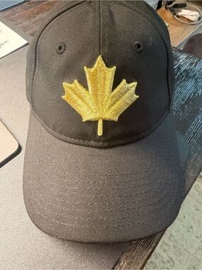 New Era Black Cap with Gold Maple Leaf - NBA Canada